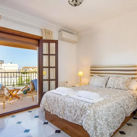 Linda Casa Con Piscina Blanes